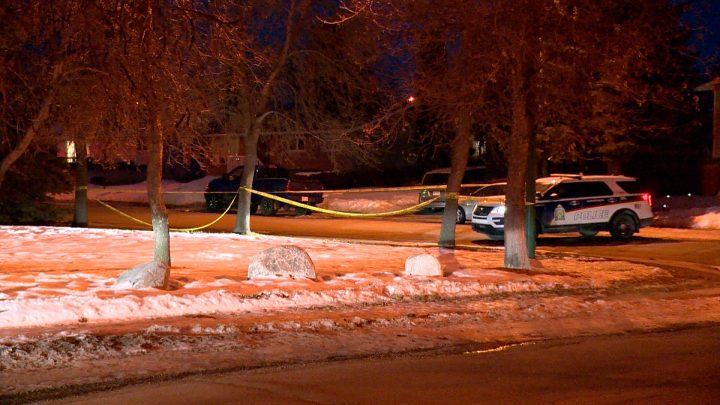 2 explosive packages on Saskatoon street connected: police