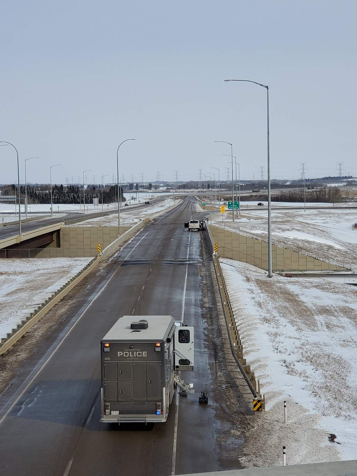 Edmonton police had a portion of Manning Freeway closed down on March 24 as the bomb unit was called in to assess items found in a vehicle during a traffic stop.