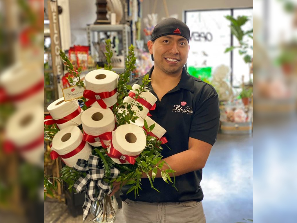 U S Florist Creates Toilet Paper Bouquets In Response To Coronavirus Panic Buying National Globalnews Ca