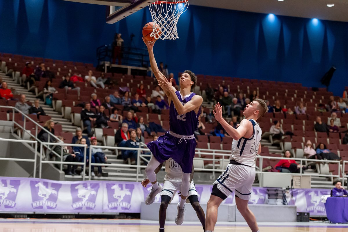 The Western Mustangs men's basketball team opens up the national championships Friday afternoon in Ottawa.