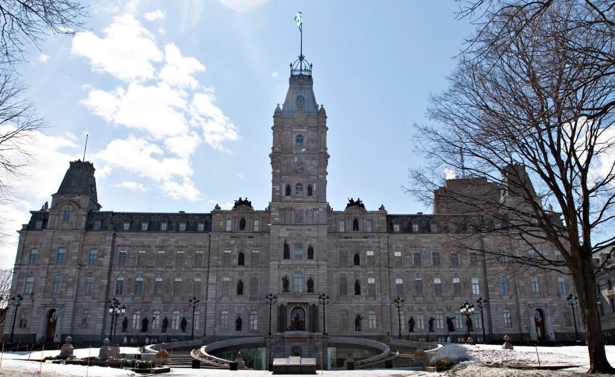 An employee who works at Quebec's National Assembly has reportedly shown symptoms of COVID-19.