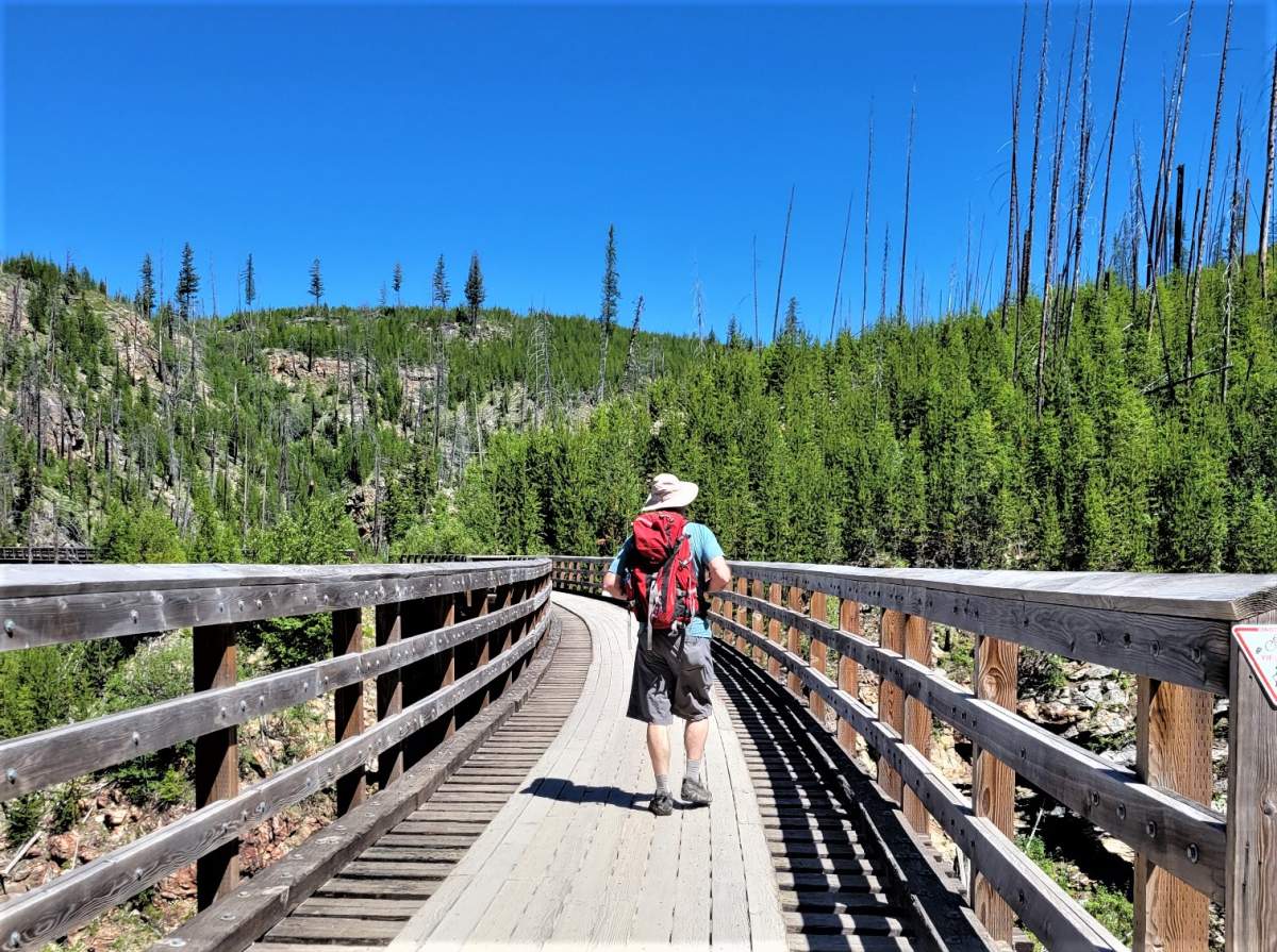 Canada and Manitoba is spending money on two sports and recreation infrastructure projects in Winnipeg and Neepawa, according to an announcement Wednesday.