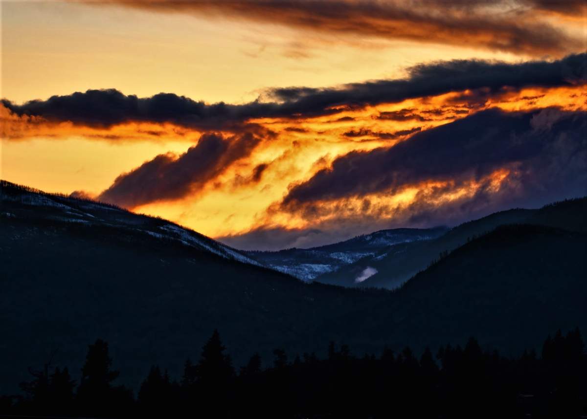 FILE. Sunset over Predator Ridge Vernon - .