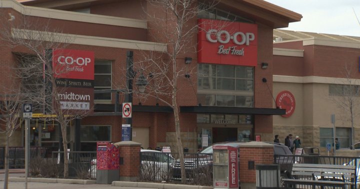 Calgary Co-op ще придобие национална верига аптеки