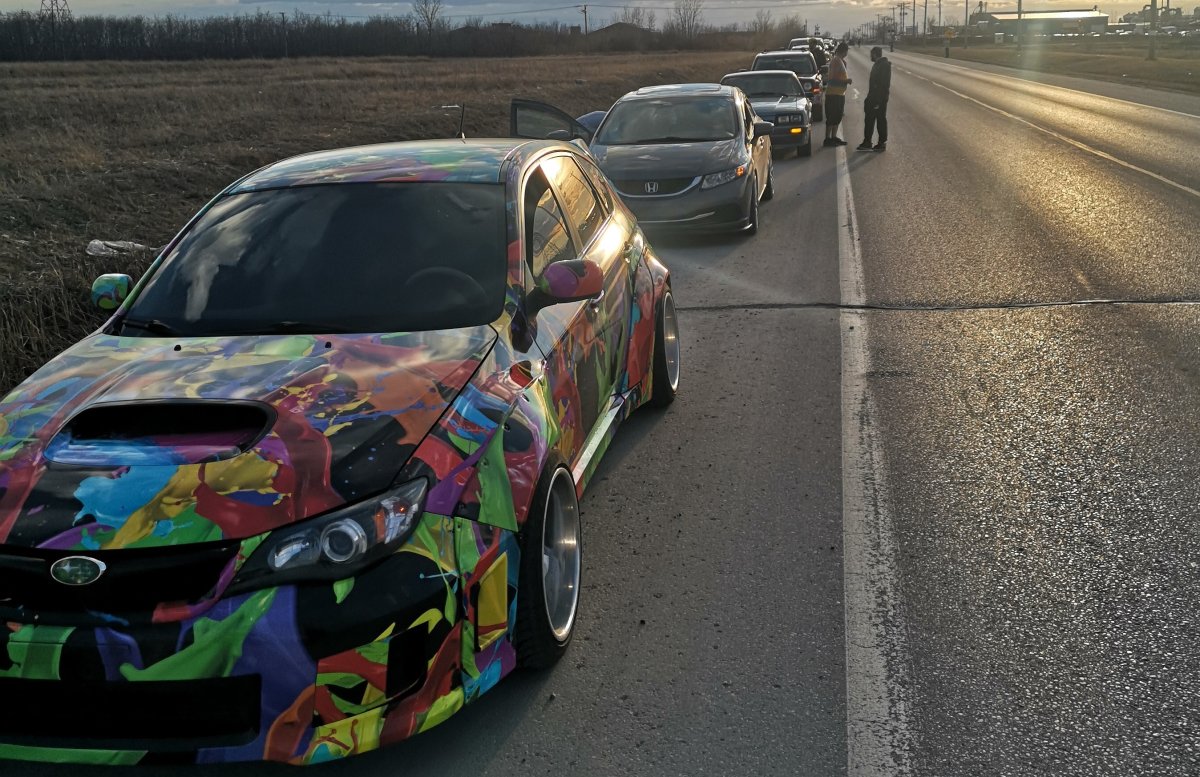 Winnipeg car enthusiasts create special parade parties with ‘COVID-19 Cruises for Kids’ - image