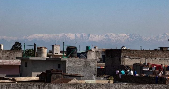 Himalayas visible from India as nature 'heals' during coronavirus shutdown  - National | Globalnews.ca
