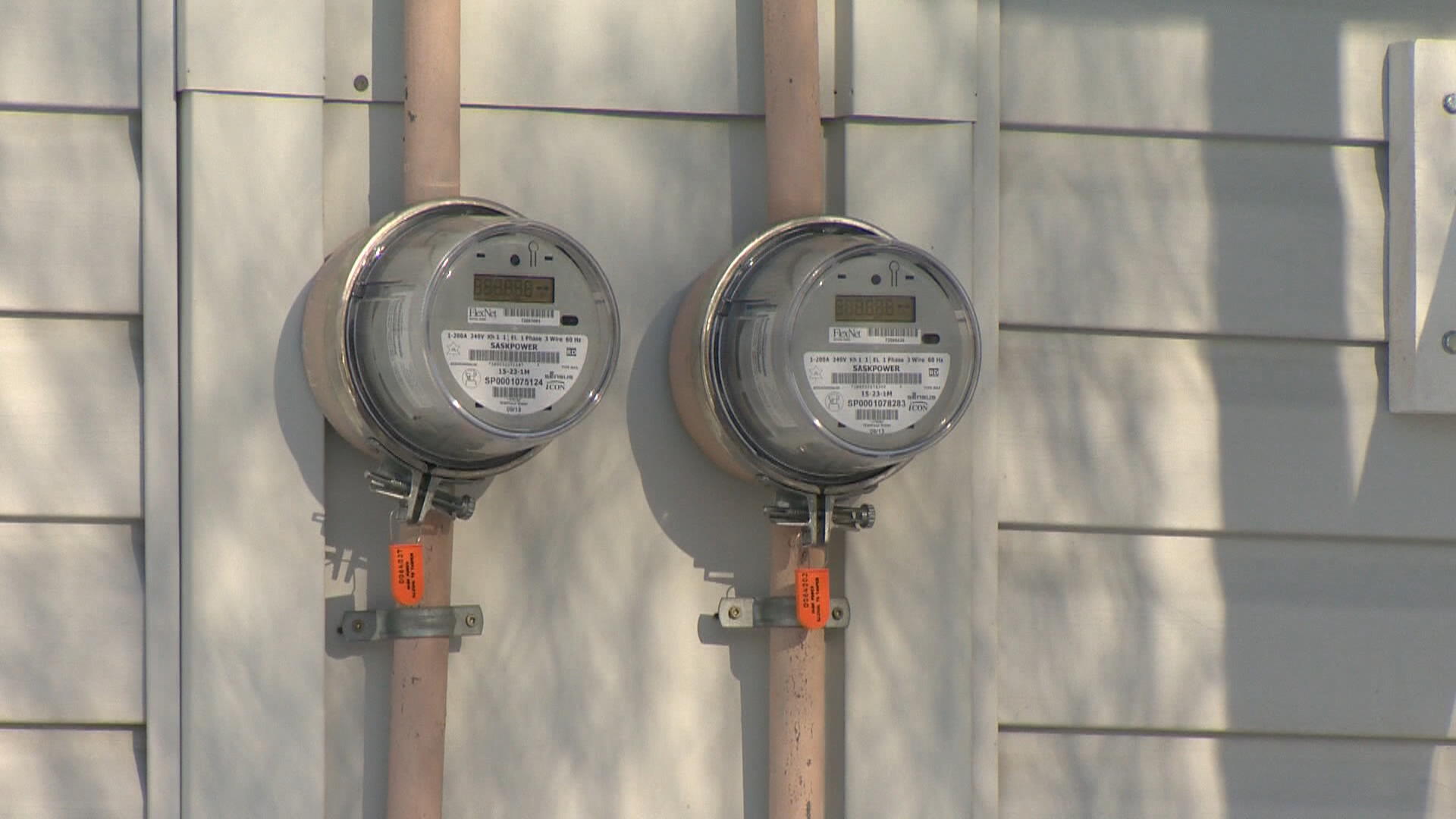 Meter mixup: B.C. woman’s power bill swapped with neighbours for over a decade