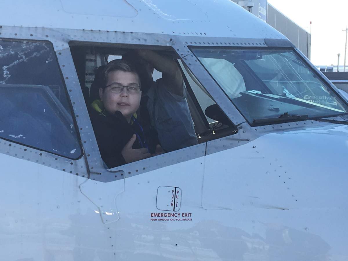 Tyler Palmowski in the first officer seat on April 6, 2020