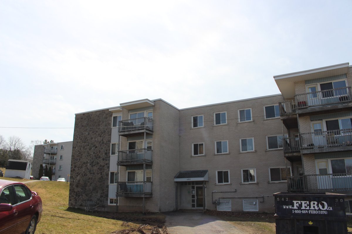 Tenants affected by Oromocto, N.B. apartment fire ask for refund of