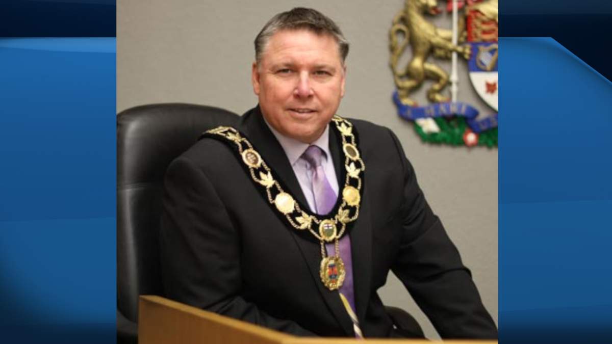 Haldimand County mayor Ken Hewitt has called on a number of city sponsors to help with the purchase of iPads to allow loved ones to reach out those isolated inside the area’s long-term care homes.