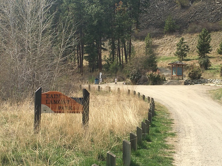 While the fire mitigation work is taking place, hikers are encouraged to stay on the primary southbound trail through Eain Lamont Park.