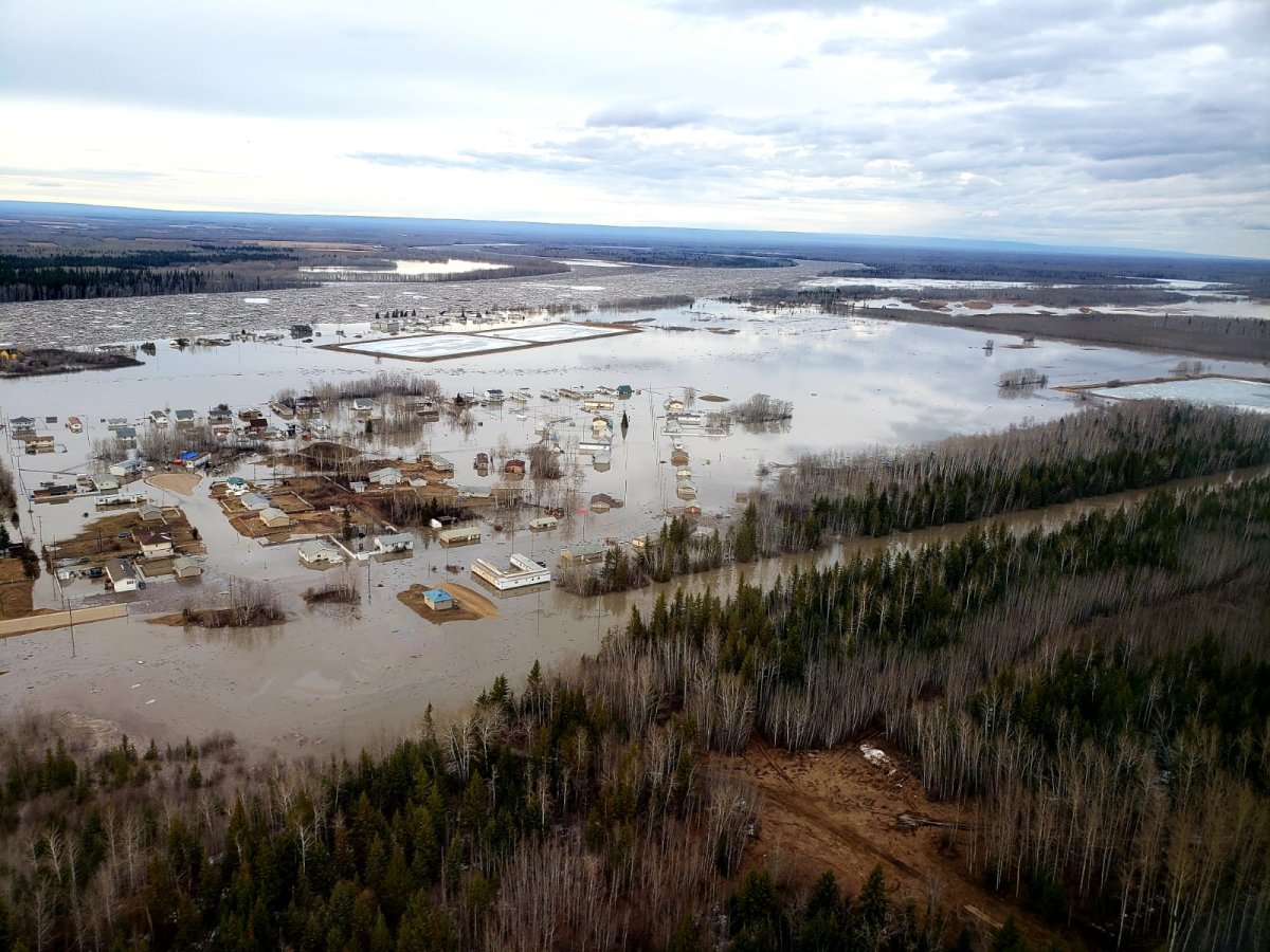 Evacuations ordered in Fort Vermilion as Peace River breaches banks