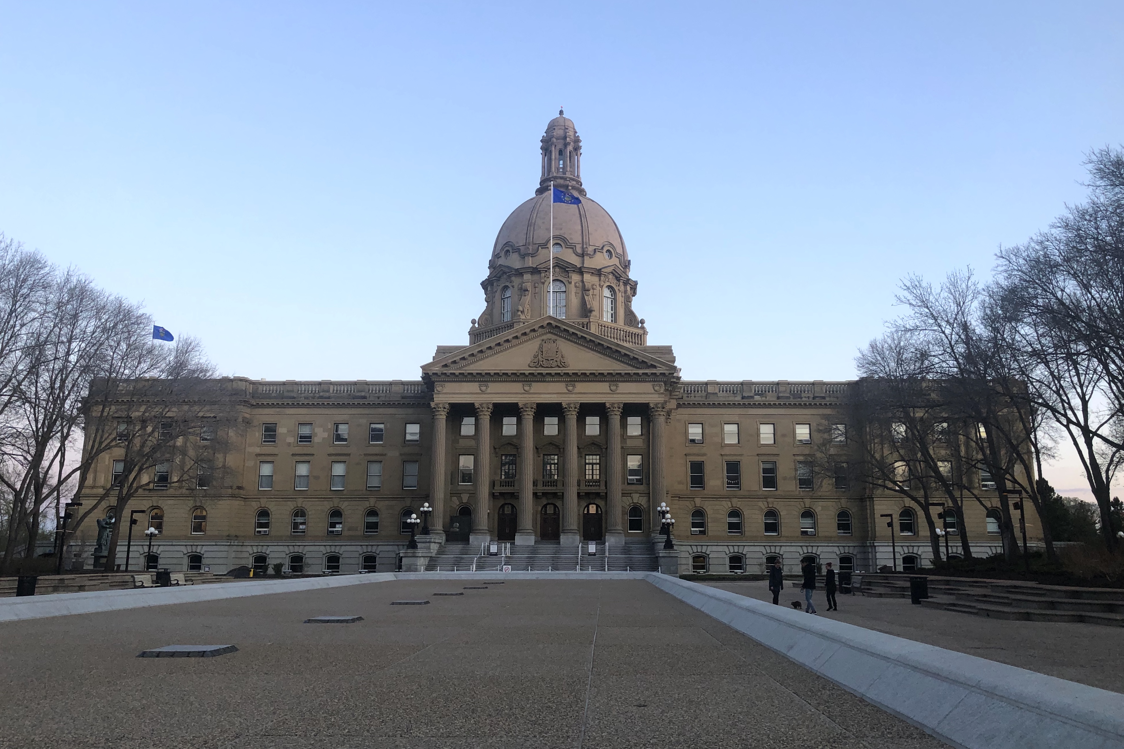 Jobs, COVID-19 On The Agenda As Fall Alberta Legislature Sitting Begins ...