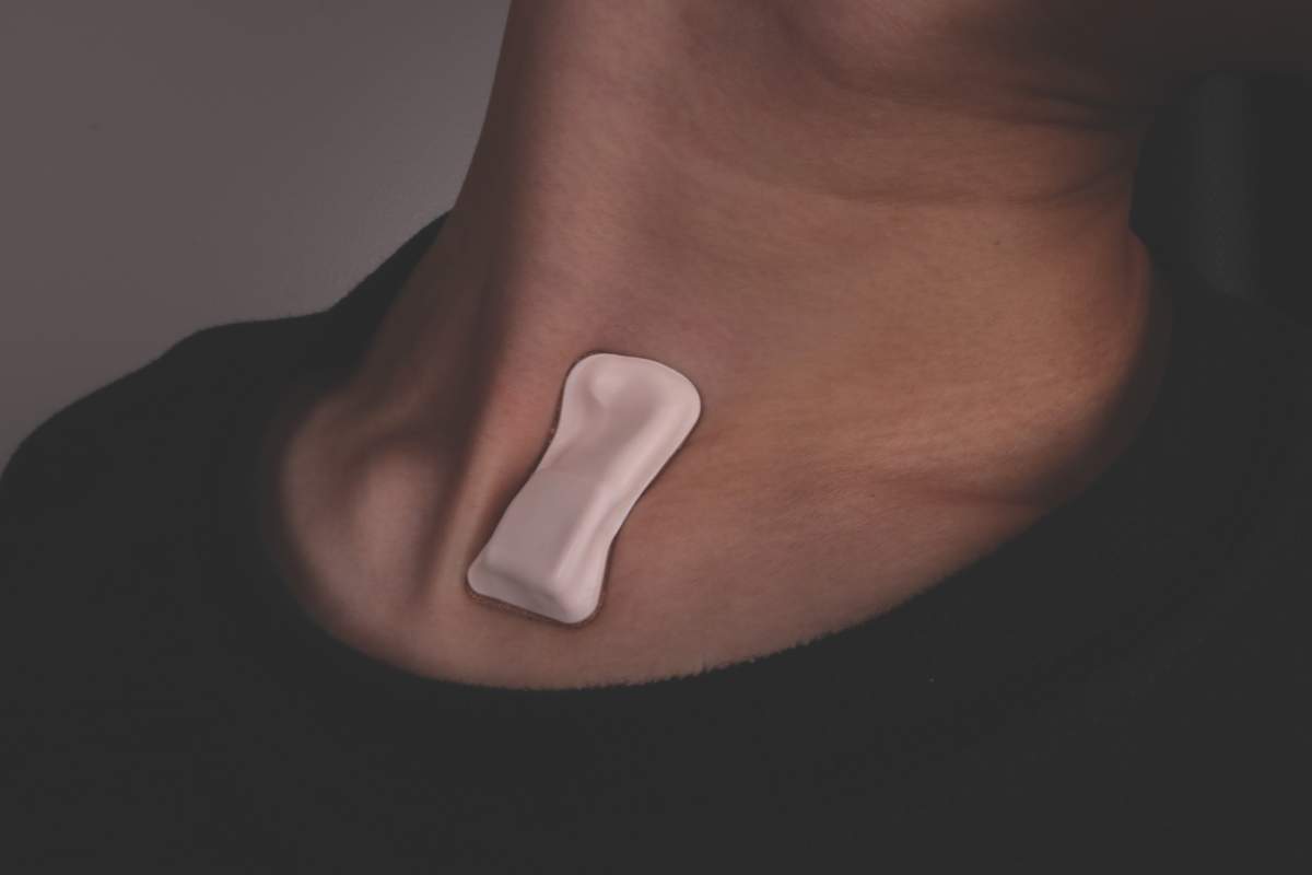 A new wearable device can monitor for common symptoms of the novel coronavirus, a researcher at Northwestern University says.