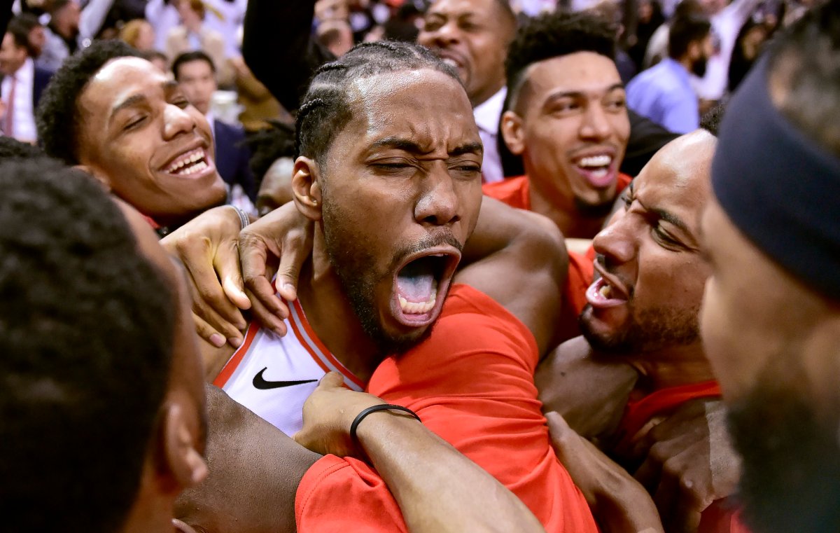 Toronto Raptors Kawhi Leonard Game 7 Buzzer Beater Shot Unsigned