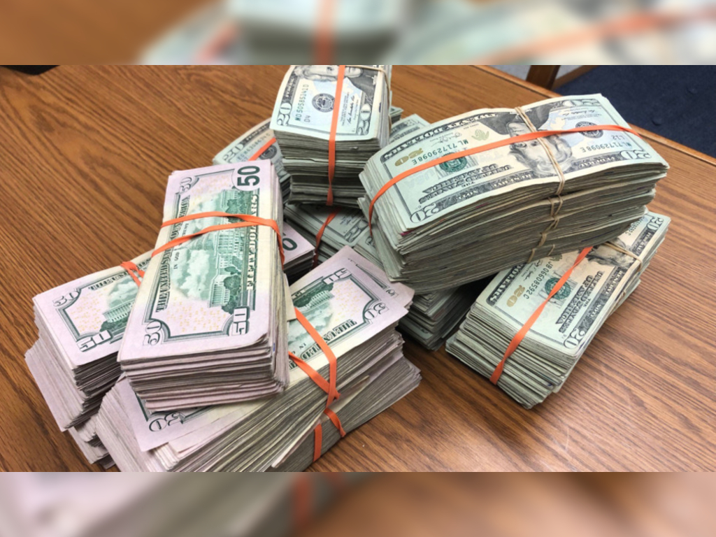 Jose Nuñez Romaniz found $135,000 in cash beside an ATM in Albuquerque, N.M. Instead of walking away with it, he called the police. 