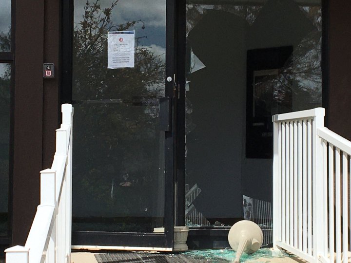 Man falls from west Edmonton balcony during police incident, ASIRT