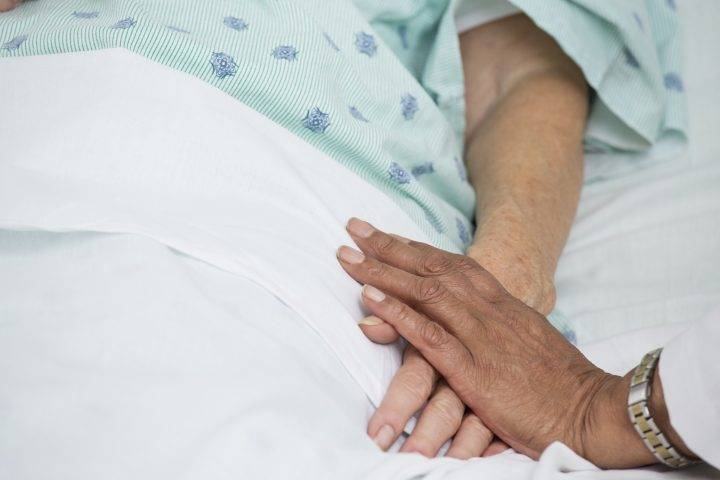Federal government asking court for 3rd extension to revamp assisted dying bill