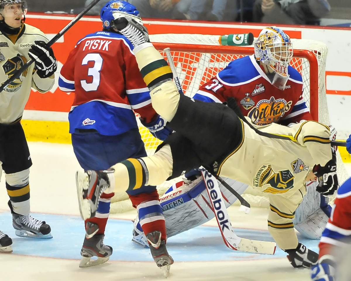 Action from Game 5 of the 2012 MasterCard Memorial Cup between the Edmonton Oil Kings and the London Knights in Shawinigan, Quebec on Tuesday May 22, 2012. 