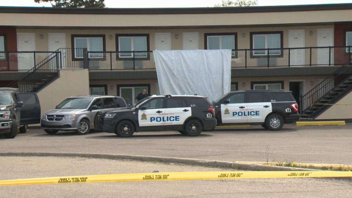 Edmonton police investigate a suspicious death at the Royal Lodge motel on Gateway Boulevard at 38 Avenue Monday, May 25, 2020.