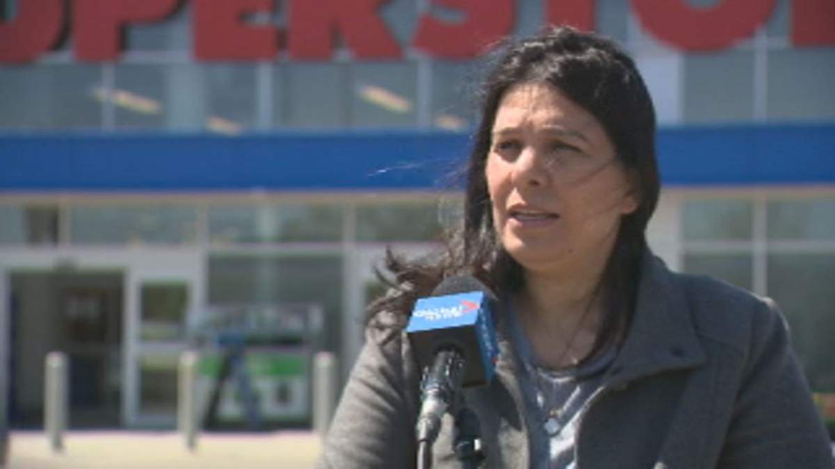 Rachel Chlaihawi explained the terminology associated with COVID-19 to her students.