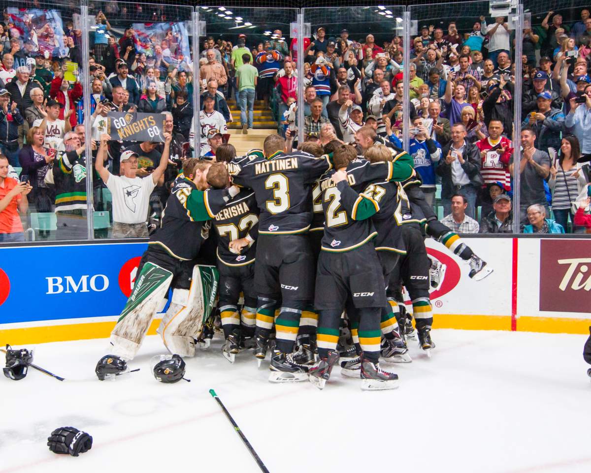 The London Knights defeated the Rouyn-Noranda Huskies 3-2 in the first overtime period to win the 2016 MasterCard Memorial Cup.
