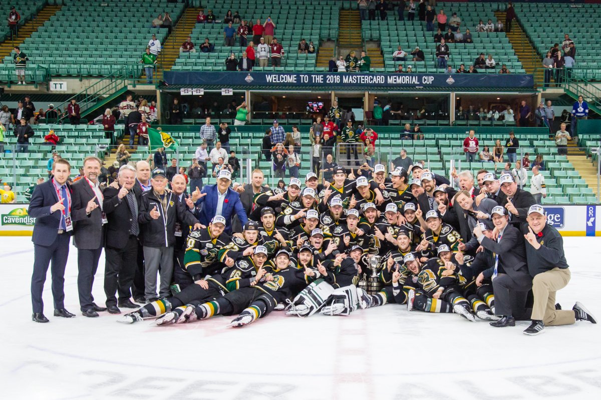 Tkachuk, Dvorak lead Knights to Memorial Cup win - The Hockey News