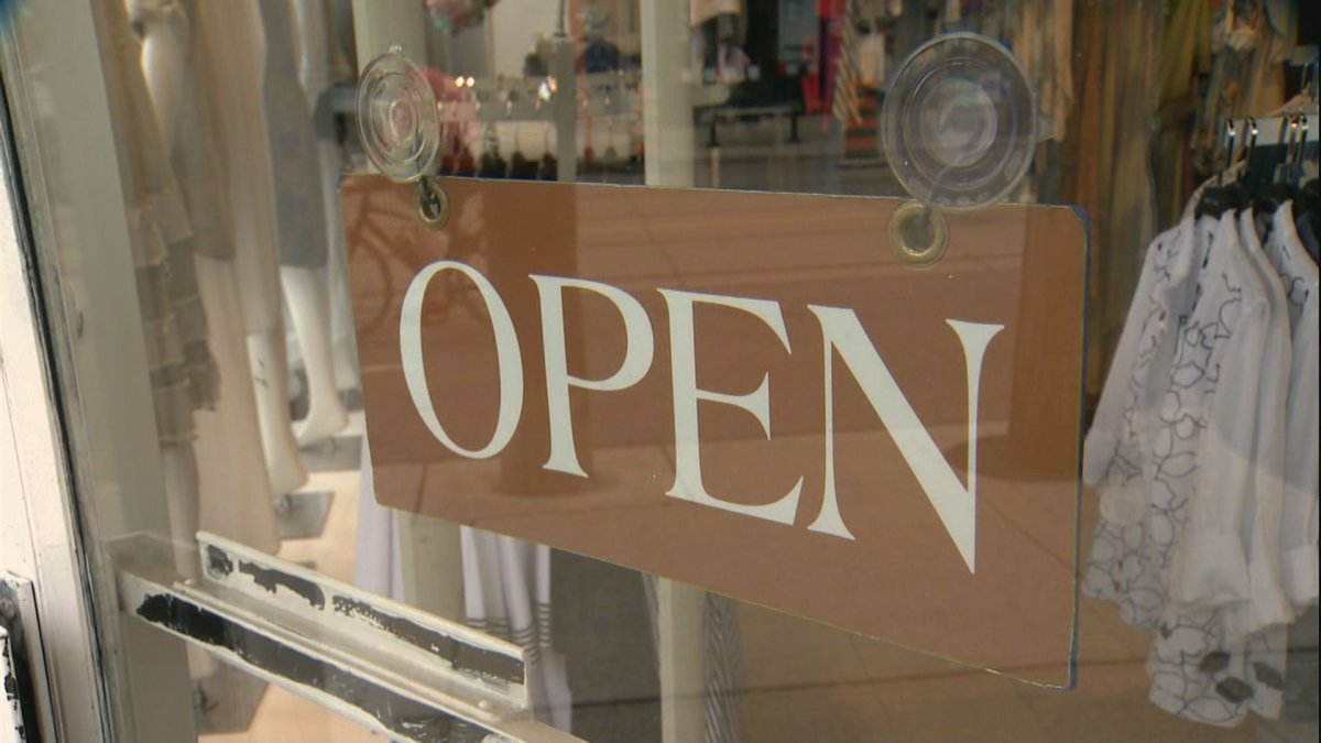 A new report finds that Canadians are losing interest in wanting to start a business.