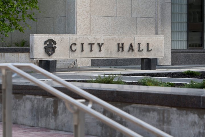 City unveils tentative post-mandate plan, masks still required for city employees
