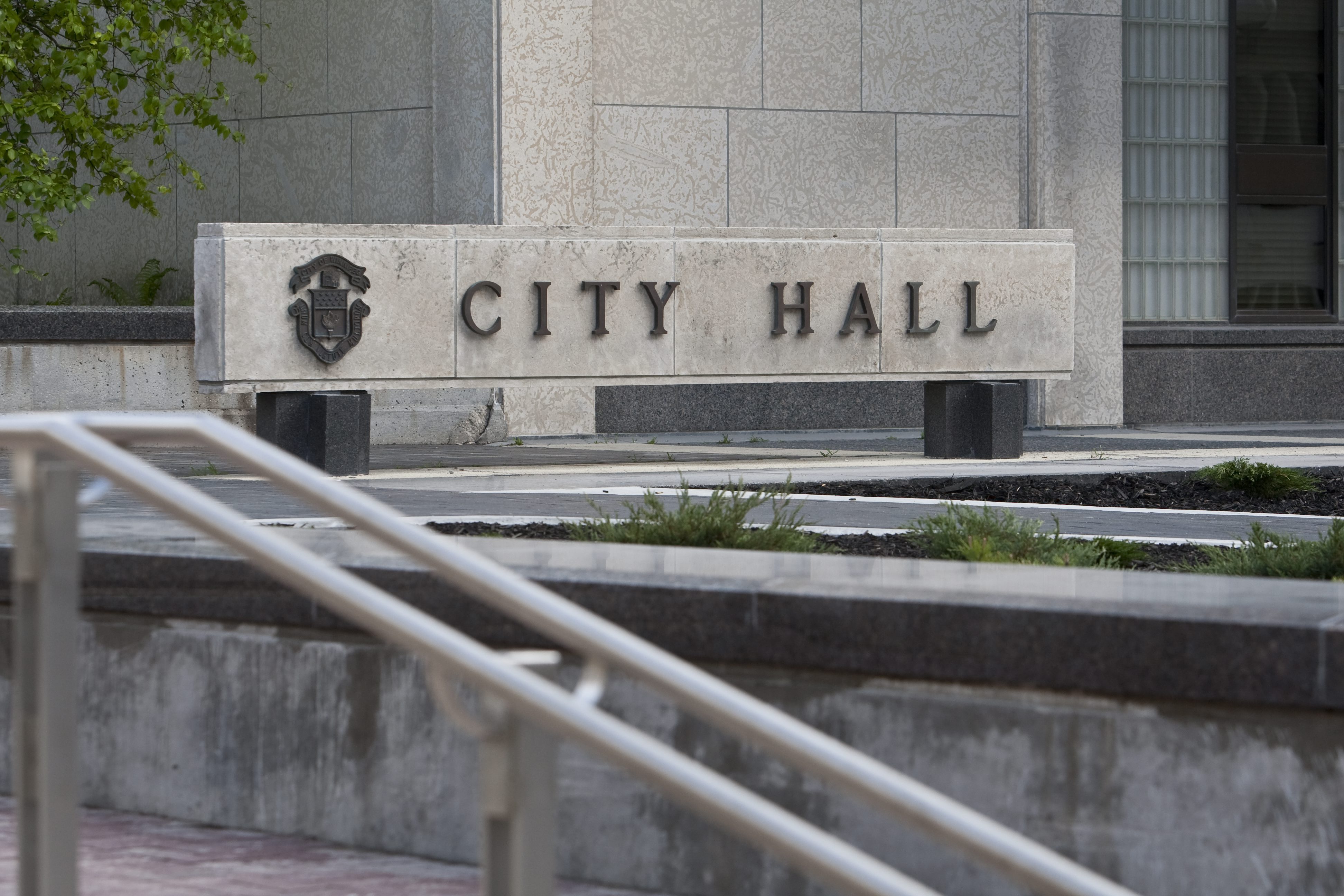 City councillors sounding alarm bells for Winnipeg’s City Hall security