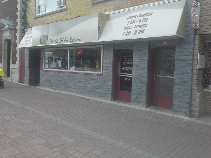 Fire rips through Olde Red Hen Restaurant in Collingwood, Ont. - image