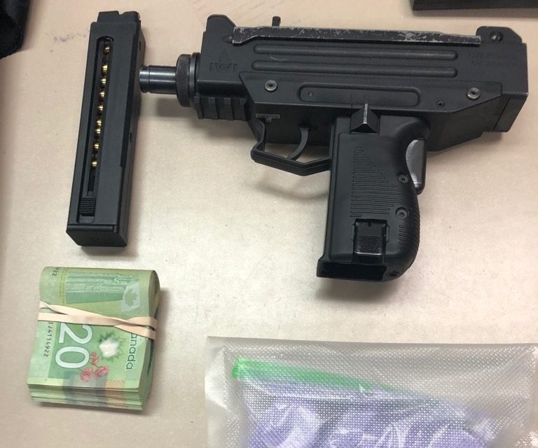 Northumberland OPP seized a fully loaded automatic submachine handgun and drugs during a traffic stop.
