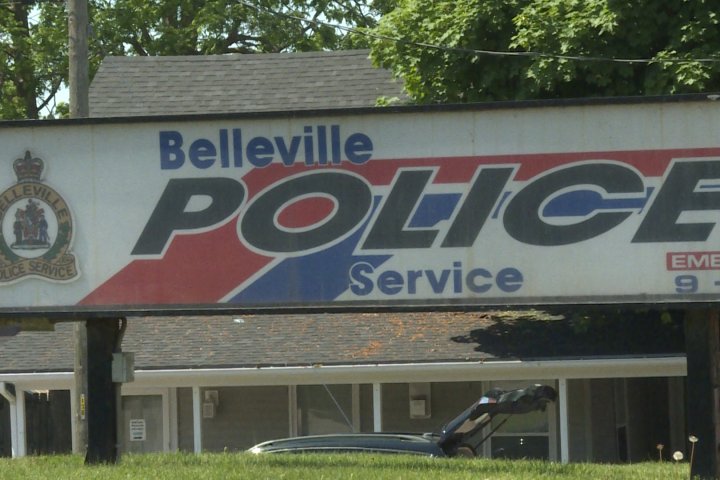 Truck rollover sends 4 people to hospital: Belleville police