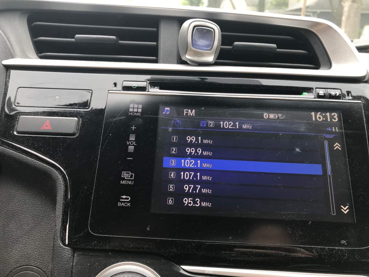 Car radios first appeared 90 years ago. But as Alan Cross explains, they looked a little different than this. 