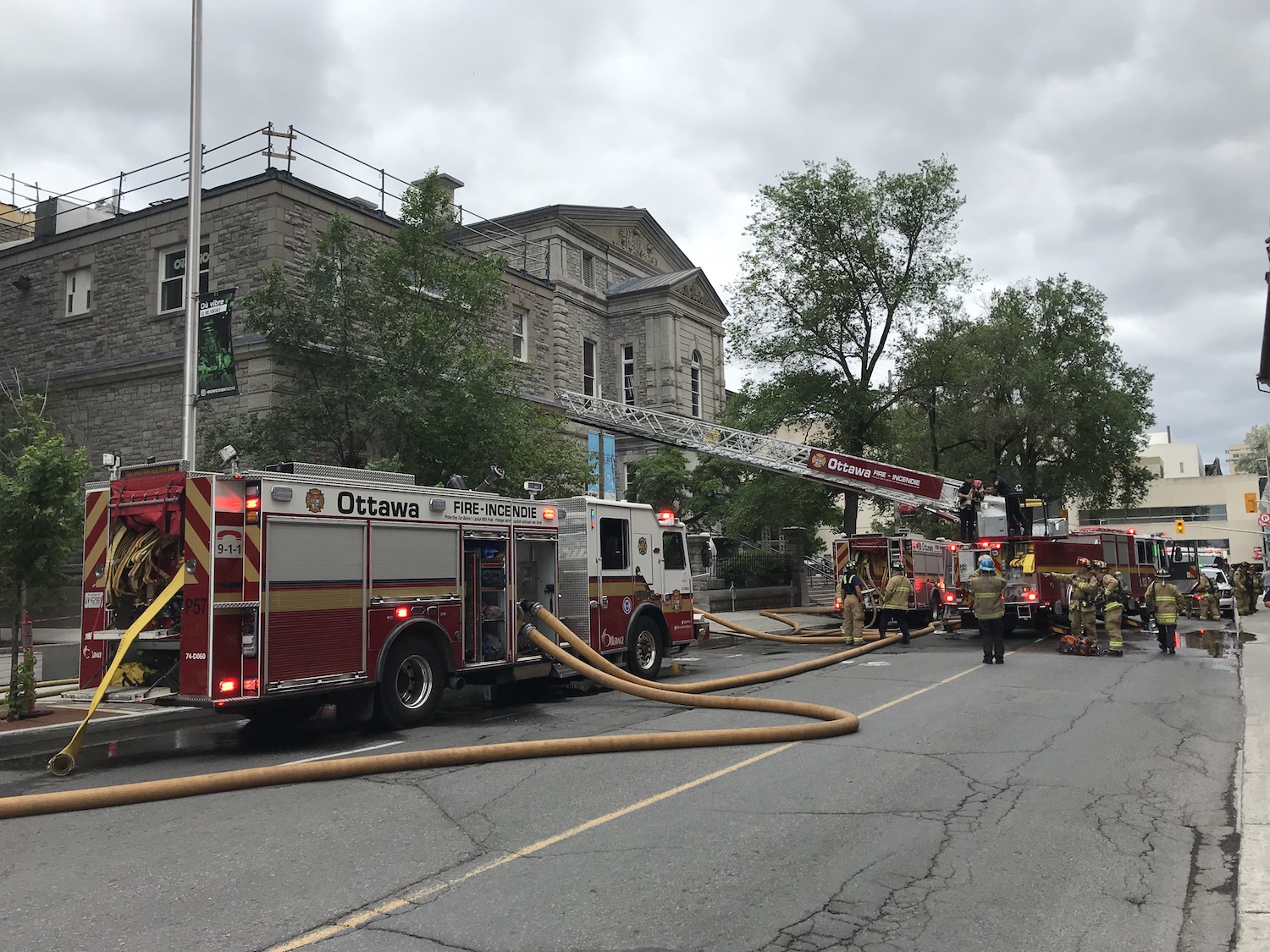 Ottawa Fire Crews Extinguish Blaze On Arts Court Building Roof - Ottawa ...