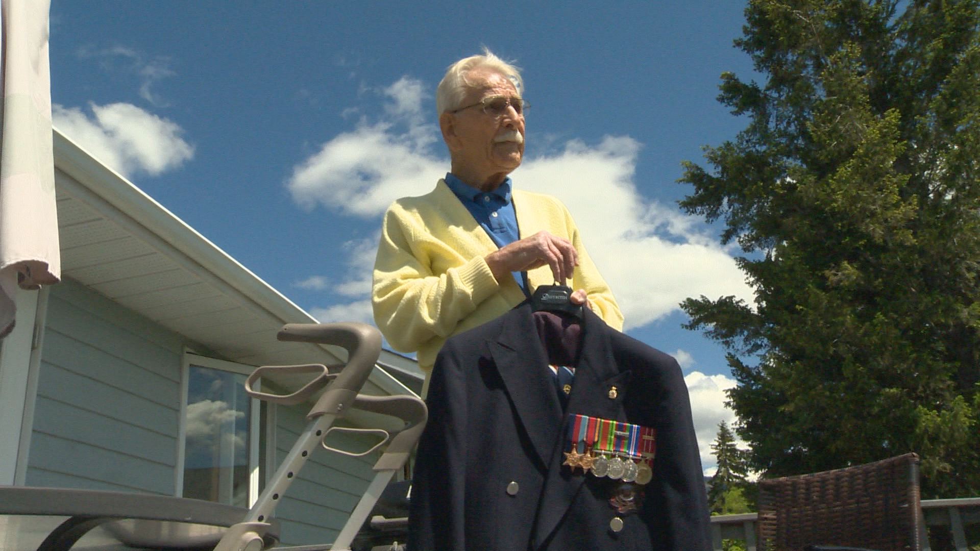 101-year-old B.C. Veteran Walking 101 Blocks For Charity | Globalnews.ca