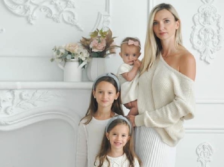 Photo of 36-year-old Karolina Ciasullo and her three daughters Klara, Lilianna and Mila who were all killed in a crash in Brampton.
