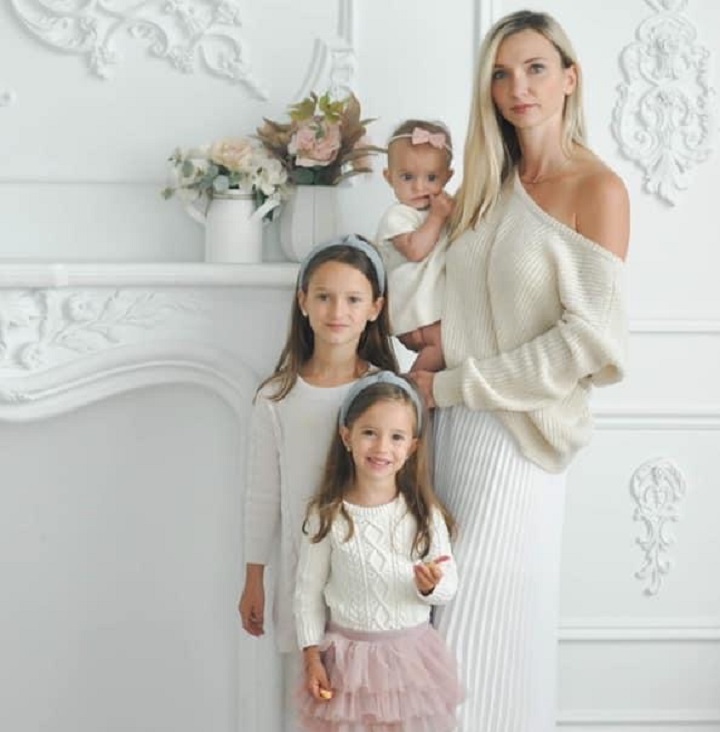 Photo of 36-year-old Karolina Ciasullo and her three daughters Klara, Lilianna and Mila who were all killed in a crash in Brampton.