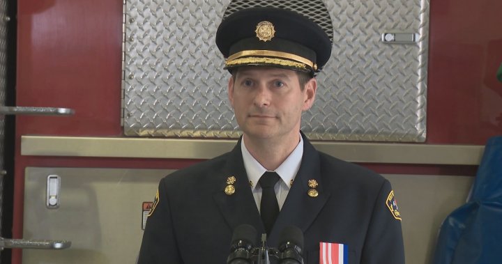 Шефът на пожарната в Едмънтън Джо Затилни подаде оставка от 10 май