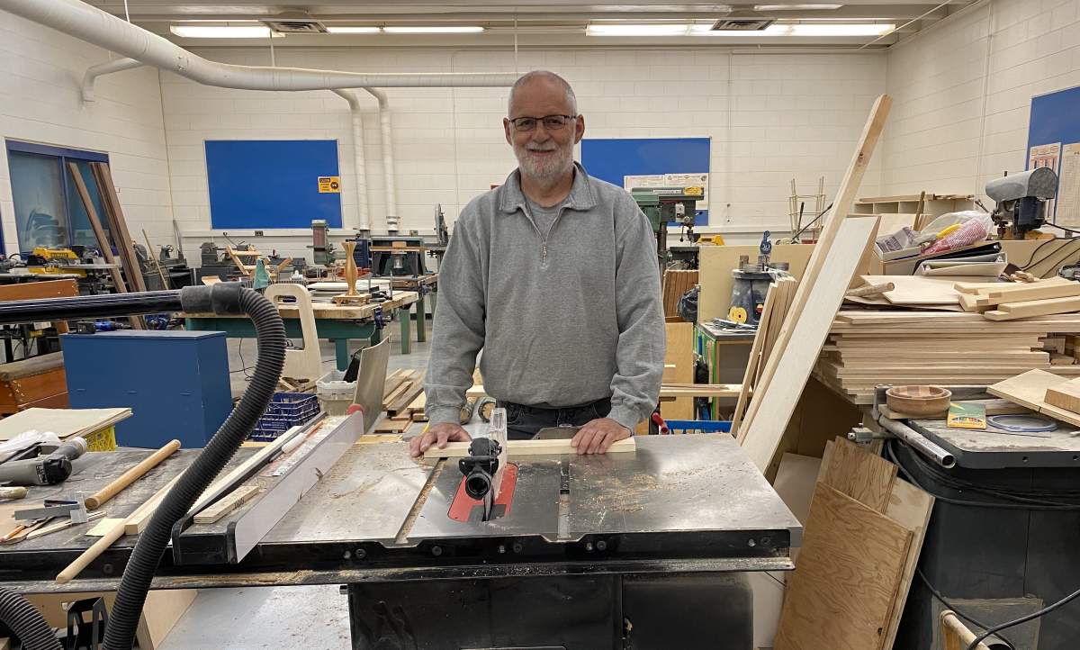 Vernon Barford Junior High School teacher Randy Smith retires on June 26, 2020.
