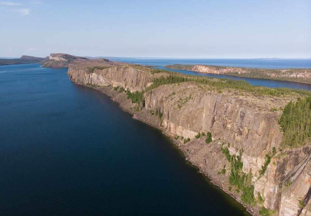 Cliffs of the Pethei Peninsula overlooking Tu Nedhe (Great Slave Lake) in Thaidene.