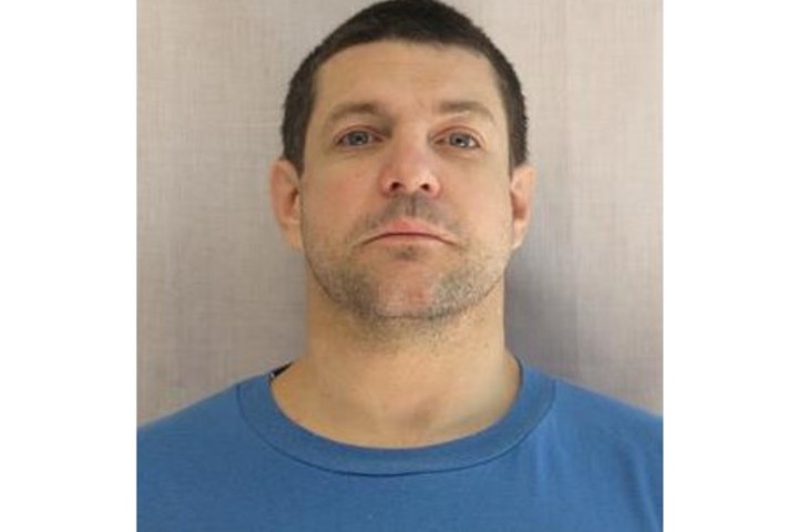 Ontario's repeat offender parole enforcement (ROPE) squad says Kevin Magoffin is known to frequent the Barrie, Wasaga Beach, Ottawa and Toronto areas.