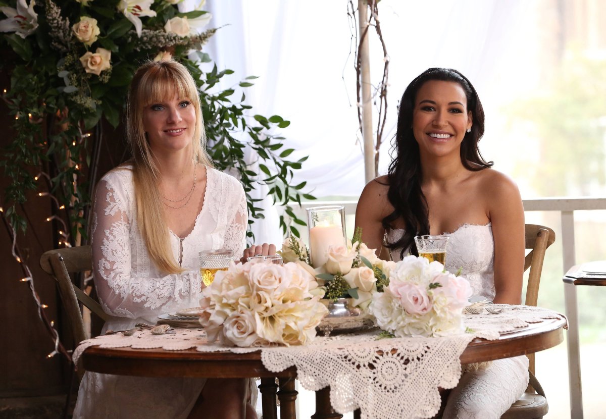 Santana (Naya Rivera, R) and Brittany (Heather Morris, L) tie the knot in the "Wedding" episode of 'Glee.'.