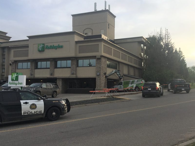 Calgary police investigating potential shooting at northeast Holiday Inn - image