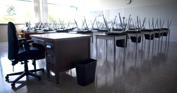 Учителите в държавните училища в Едмънтън ще обмислят гласуване на стачка през новата година