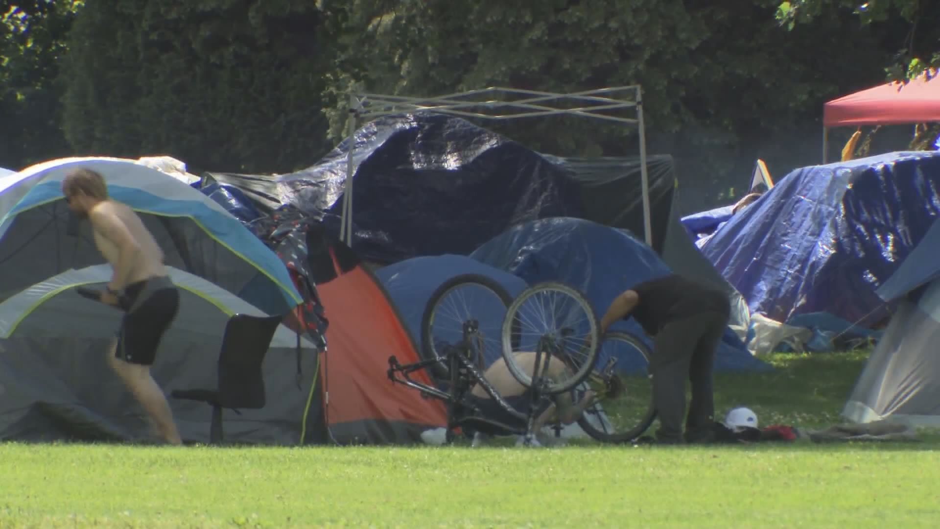 Необходими са нови ограничения за това къде и как бездомните