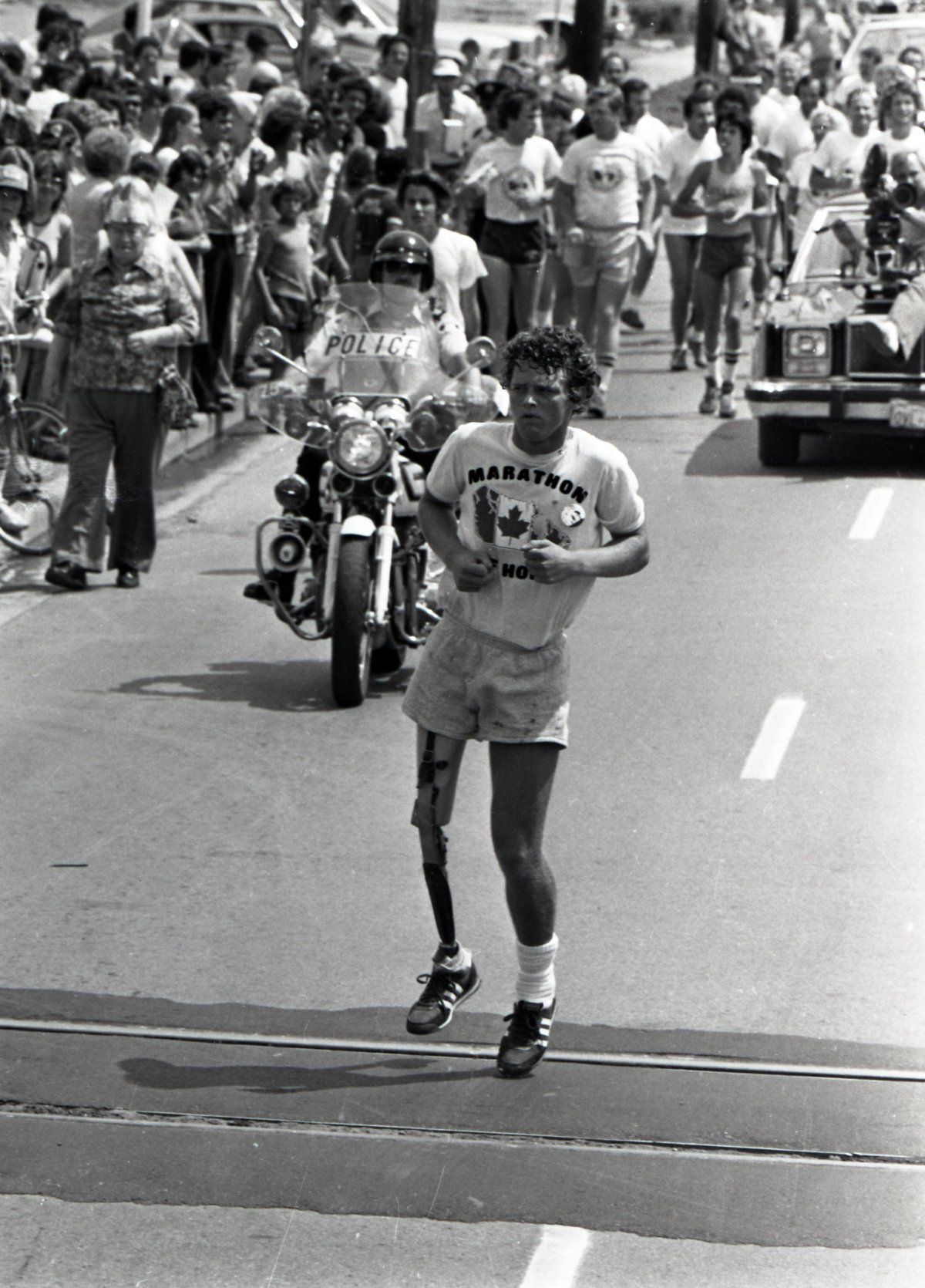 london-honours-40th-anniversary-of-terry-fox-s-run-through-city