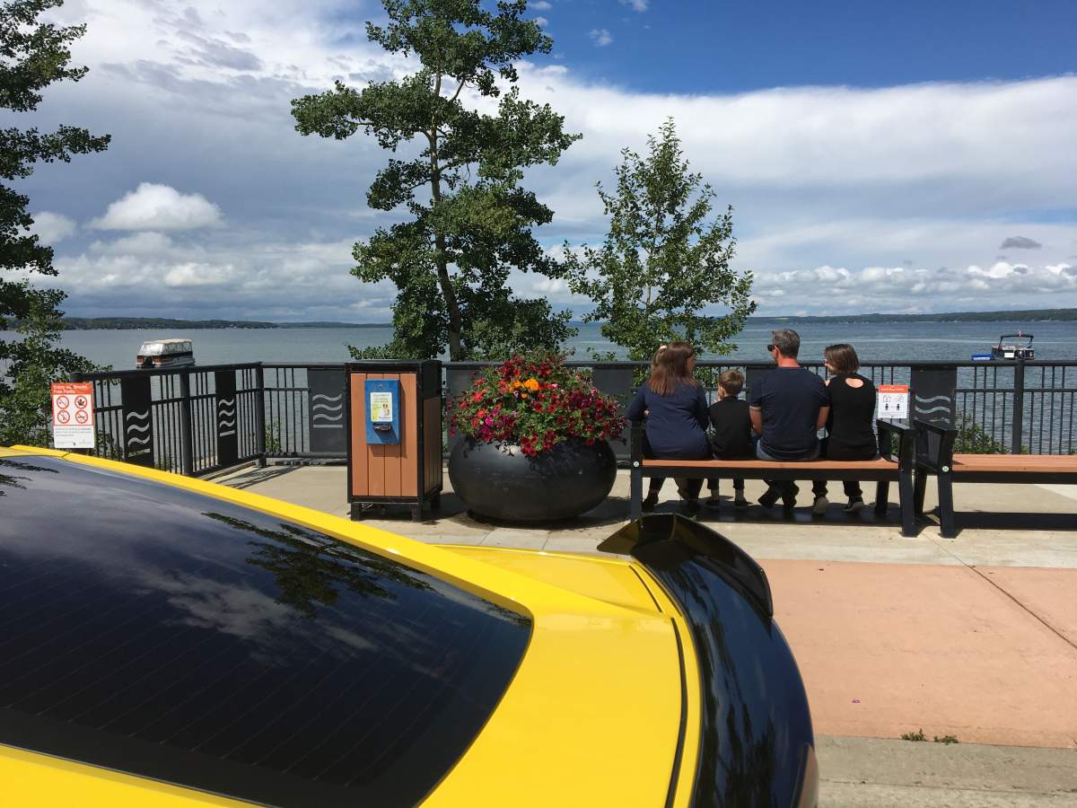 Mike, his wife Angie and their children, Cassie, Lincoln and Savannah.