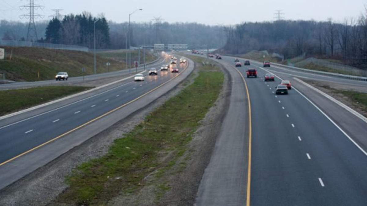 A potential lawsuit claiming poor construction and maintenance led to accidents on the Red Hill Valley Parkway is moving slowly amid the COVID-19 pandemic, the lawyer representing the families of crash victims says.