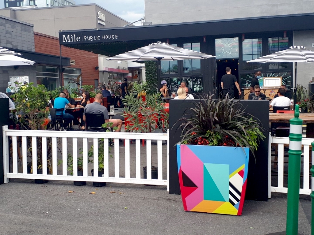 According to health authorities, the people who contracted the virus were at the bar between 8 p.m. and 3 a.m. on June 30. 